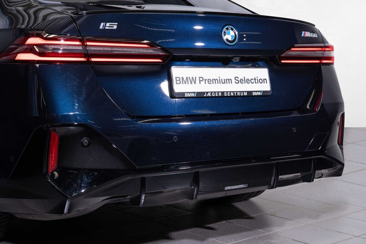 BMW i5 M60