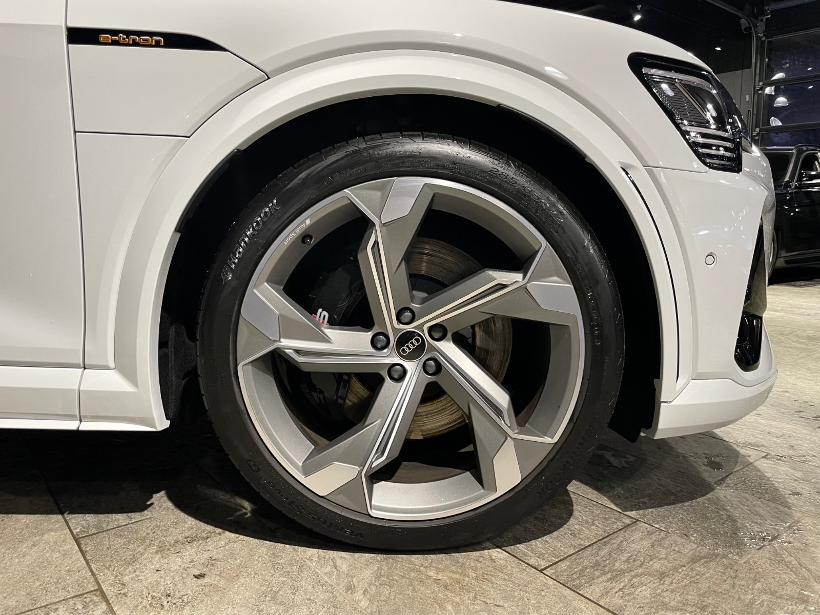 Audi e-tron