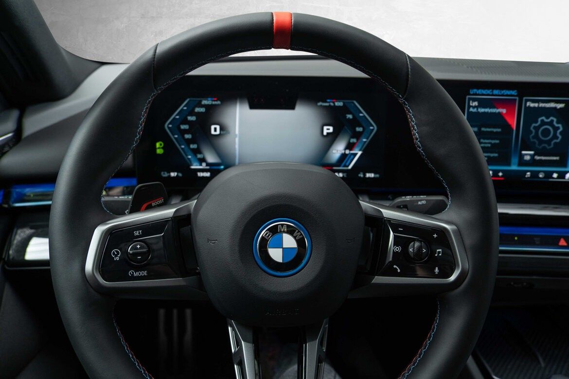 BMW i5 M60