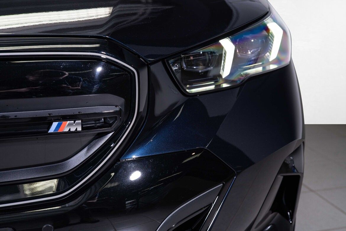 BMW i5 M60
