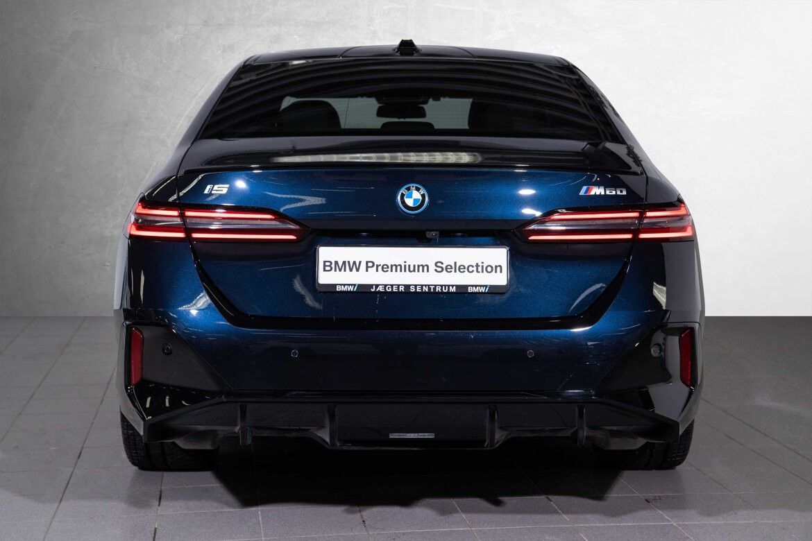 BMW i5 M60