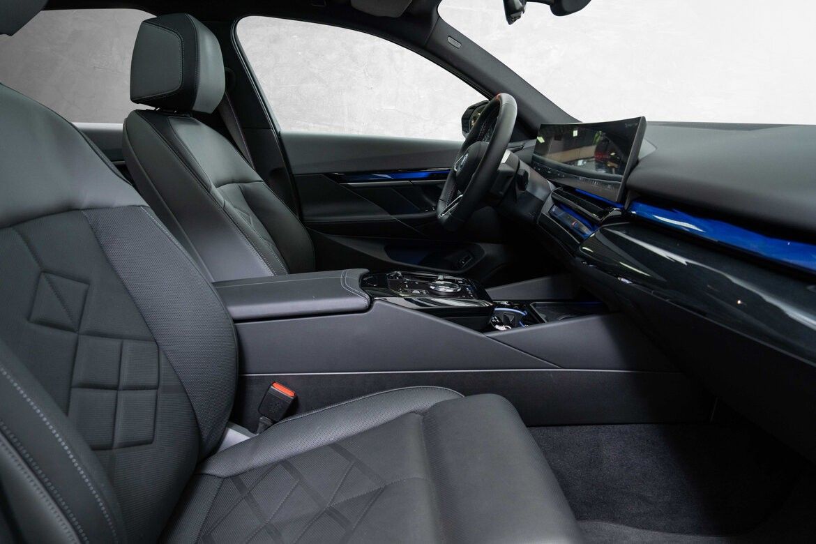 BMW i5 M60
