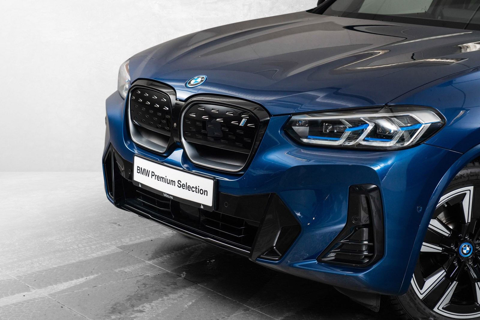 BMW iX3