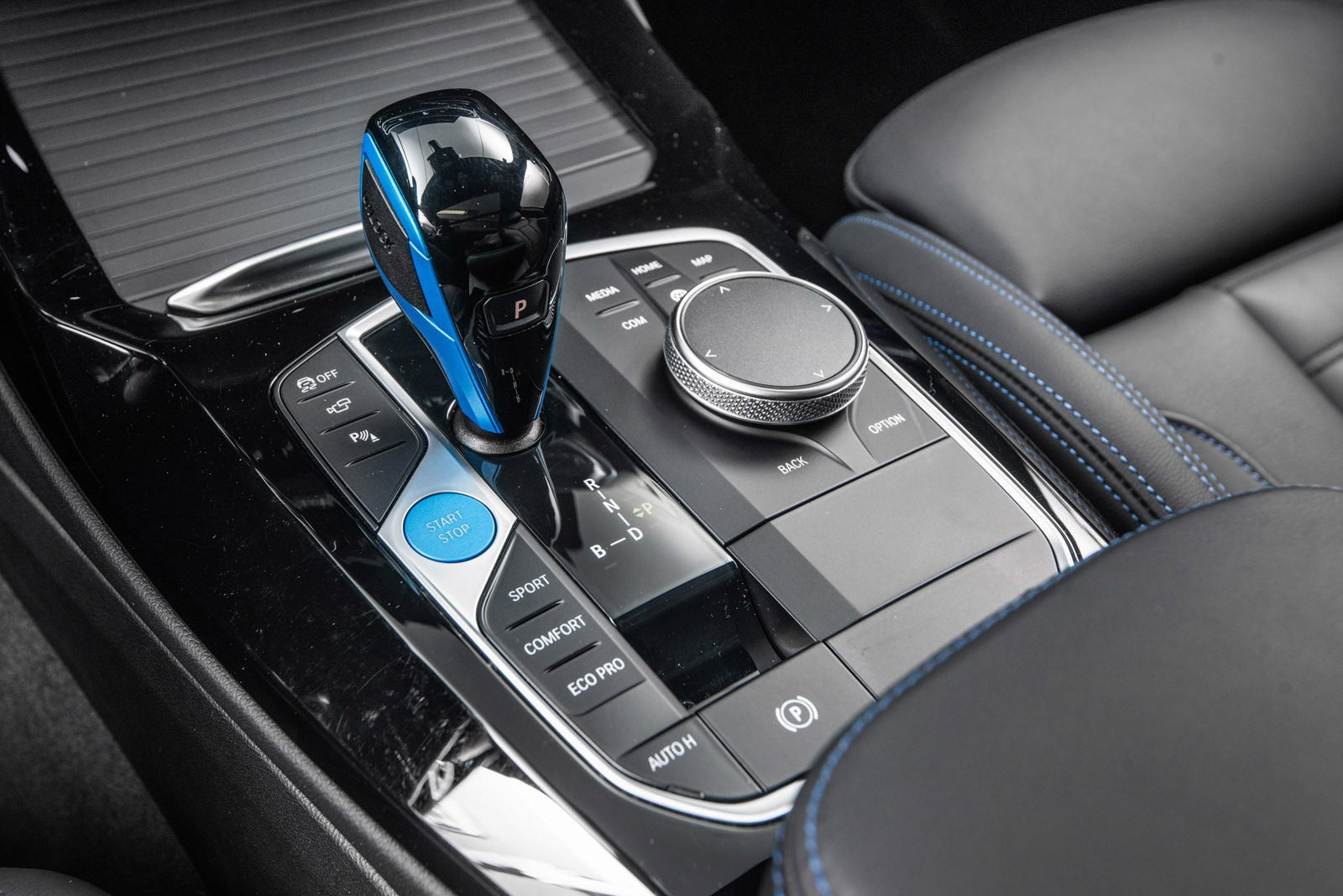 BMW iX3