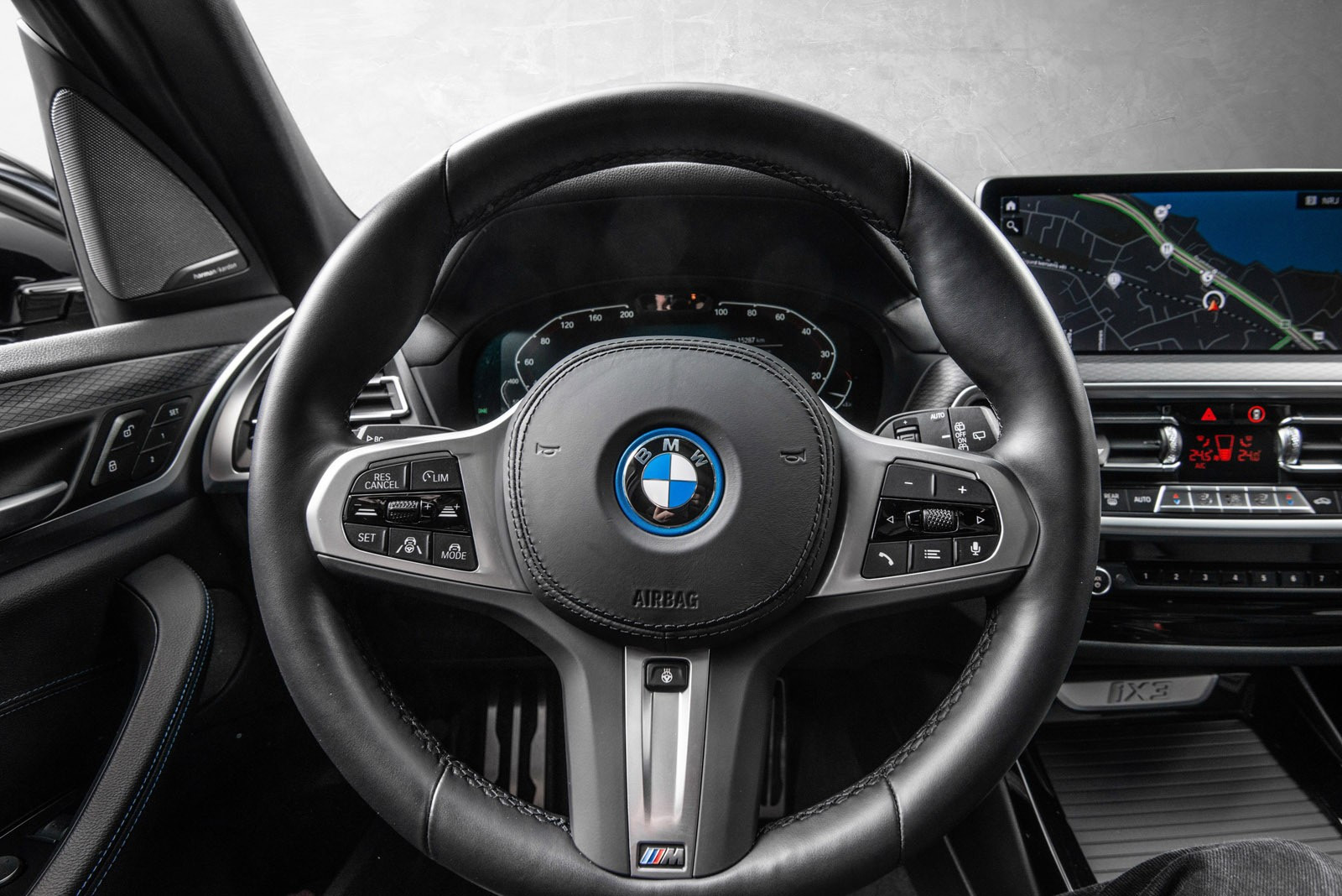 BMW iX3
