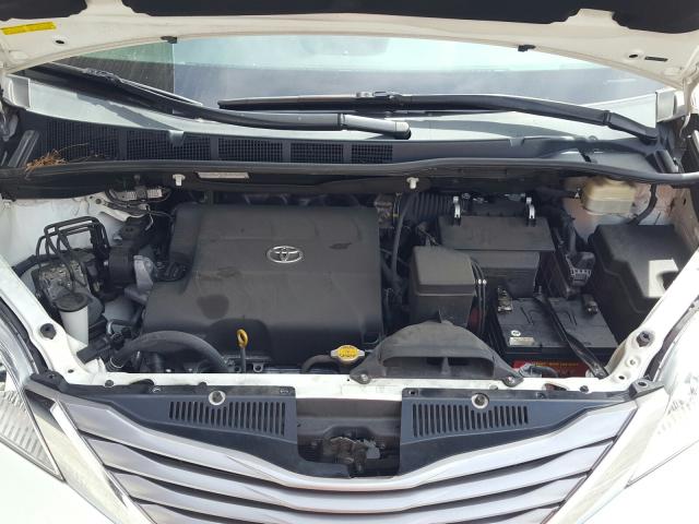 Toyota Sienna XLE 2015