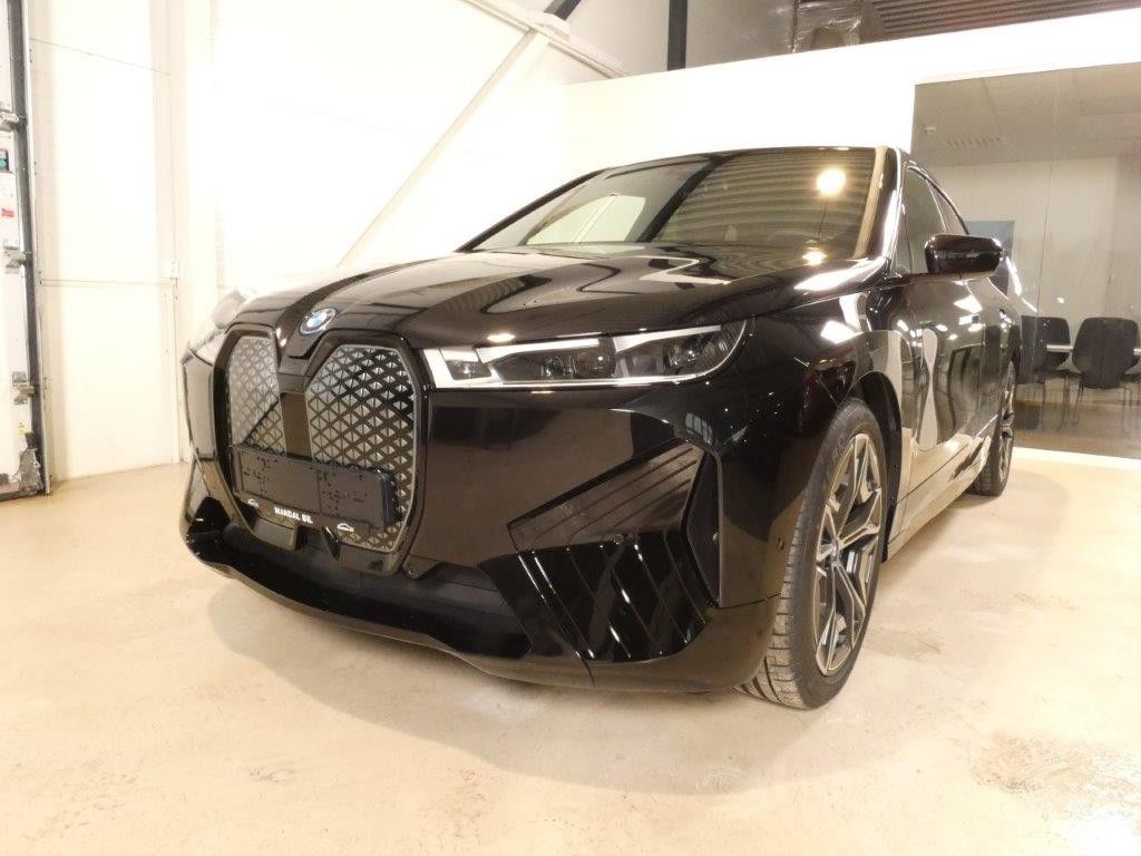 BMW iX xDrive 50