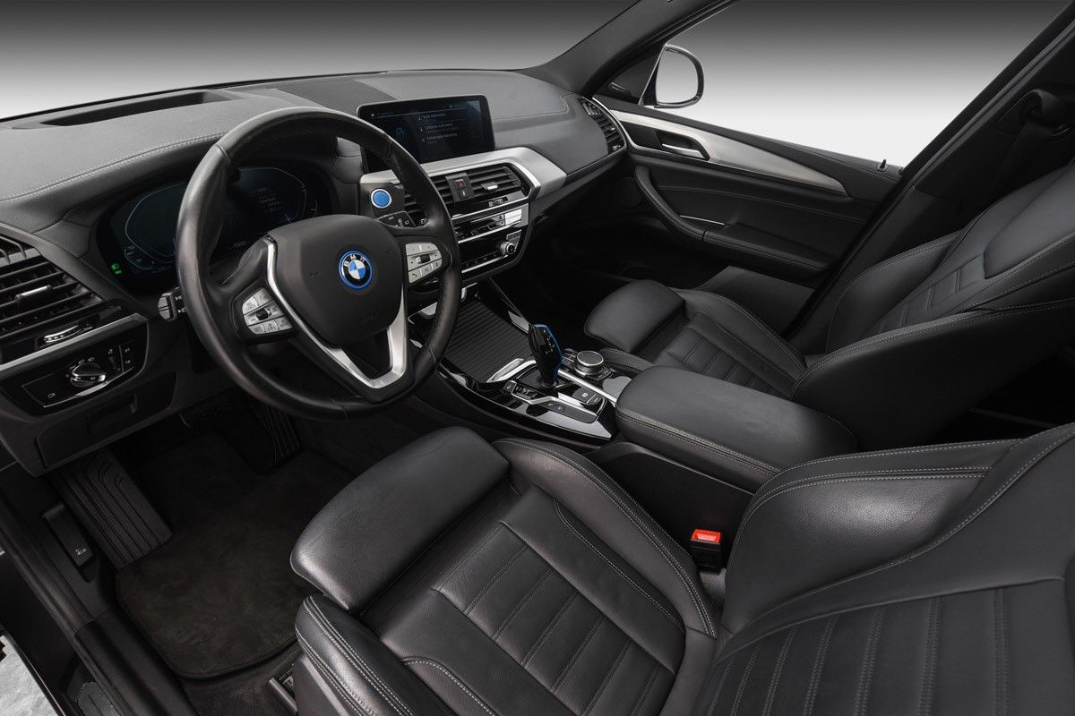 BMW iX3