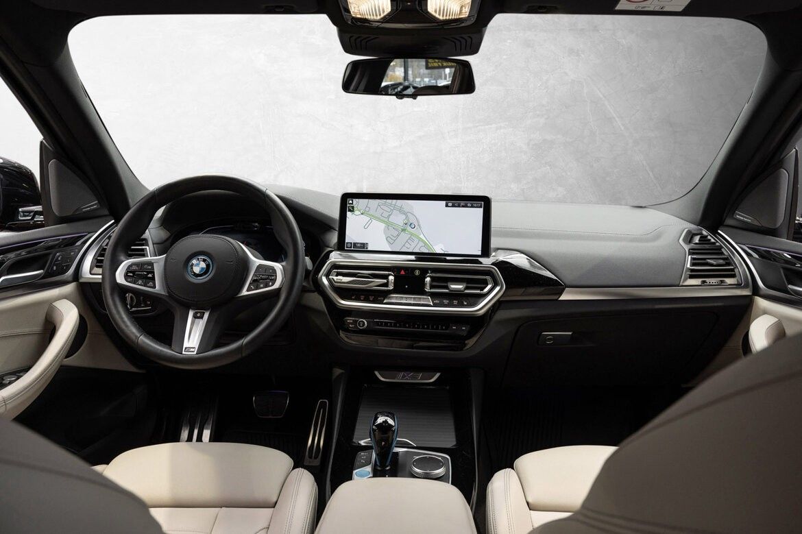 BMW iX3