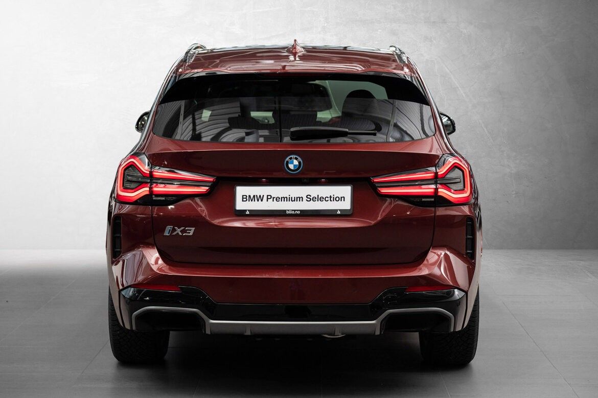 BMW iX3