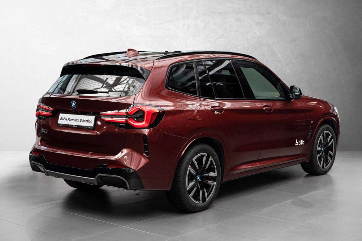 BMW iX3
