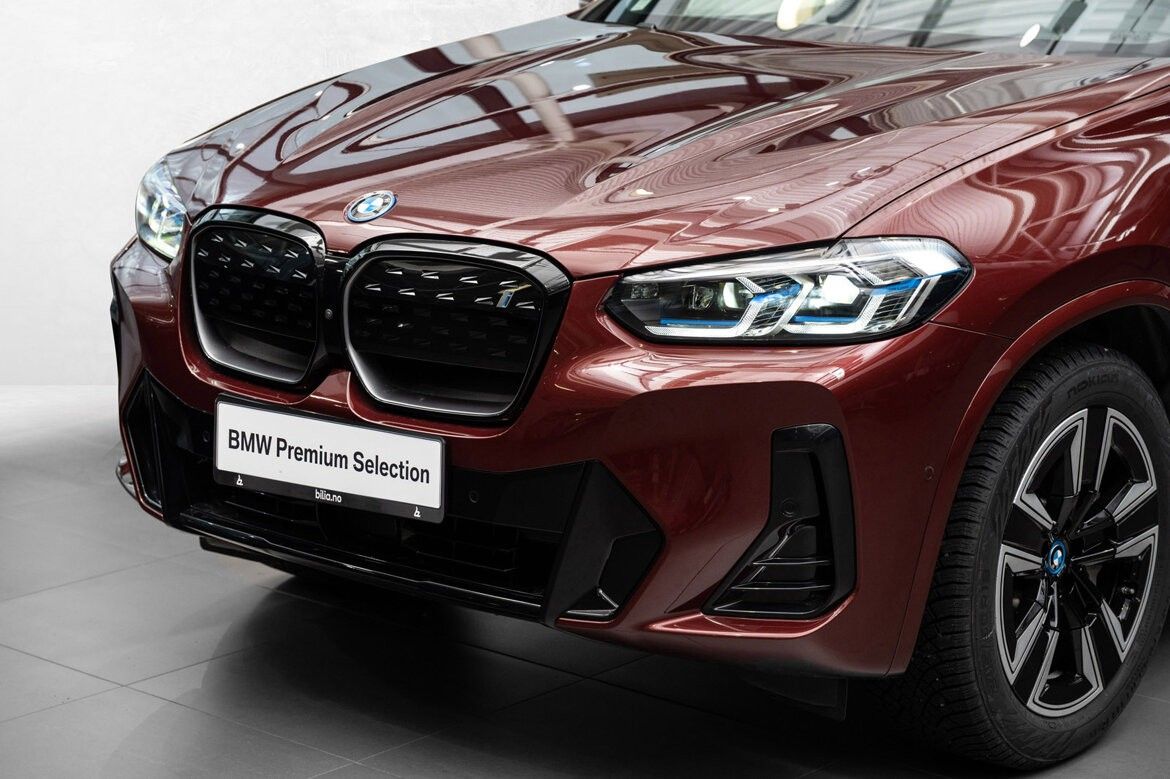 BMW iX3