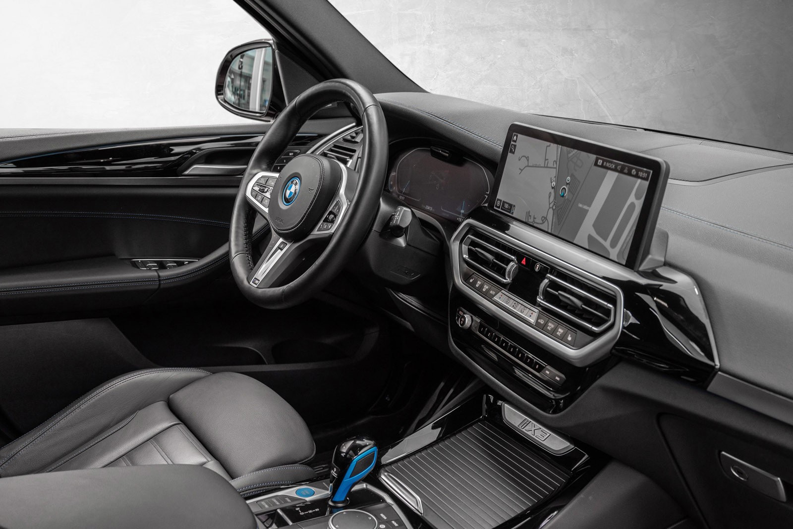 BMW iX3