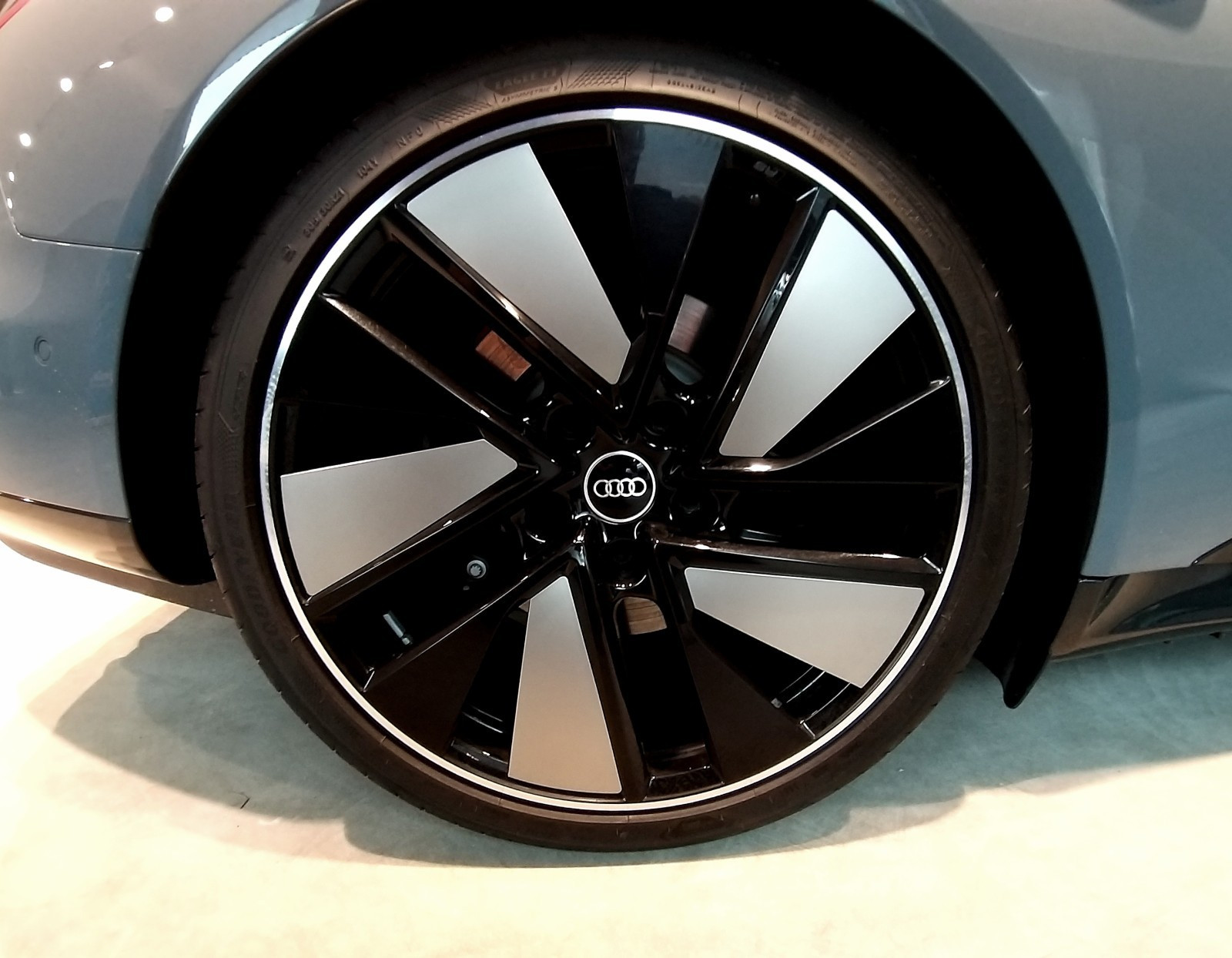 Audi e-tron GT