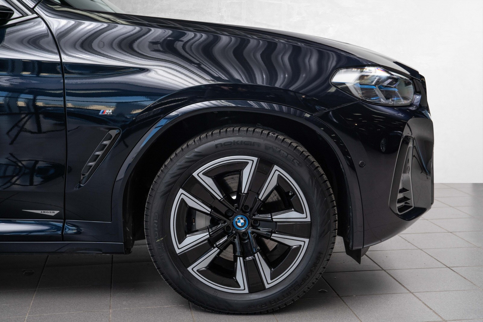 BMW iX3