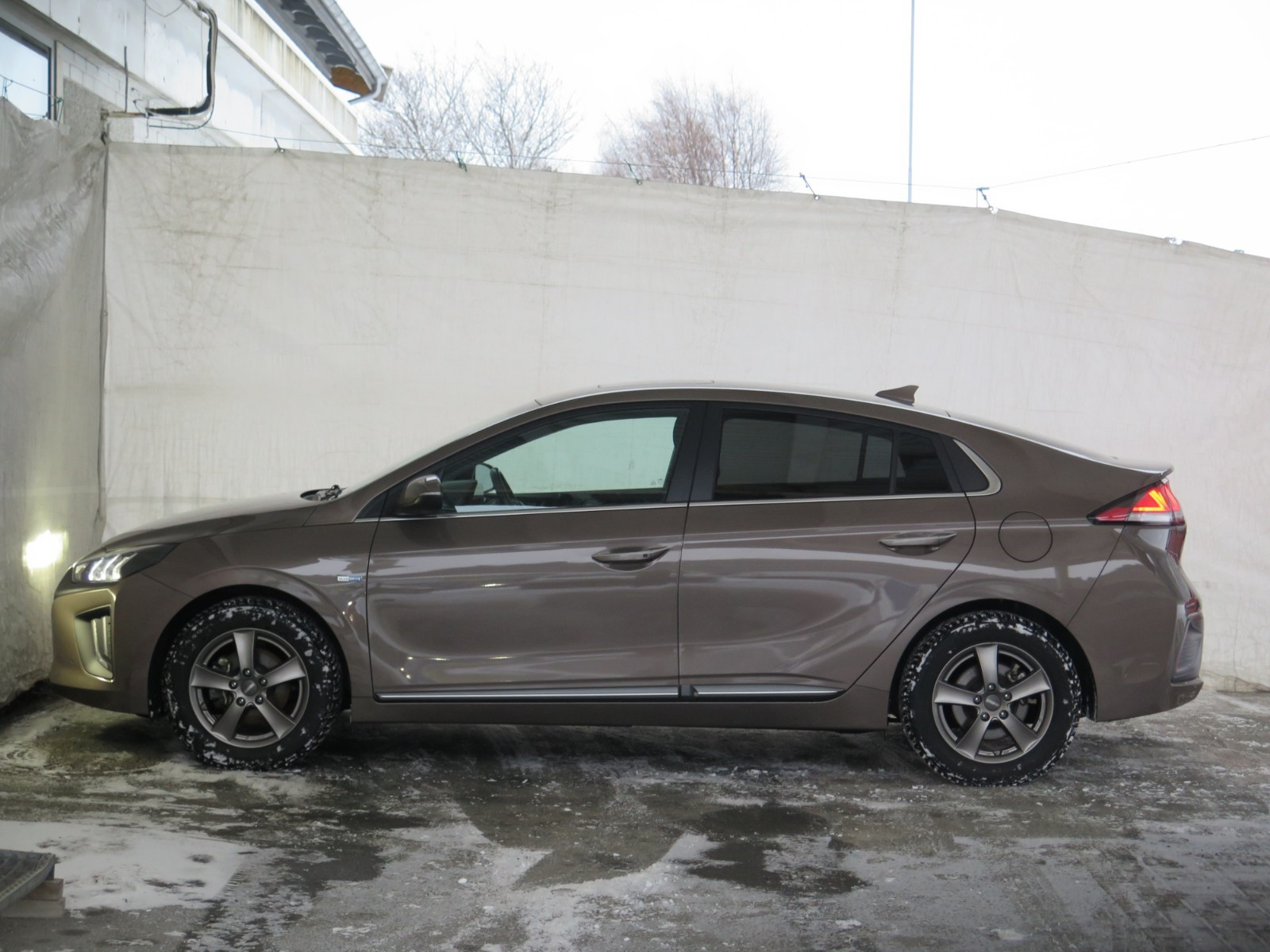 Hyundai IONIQ