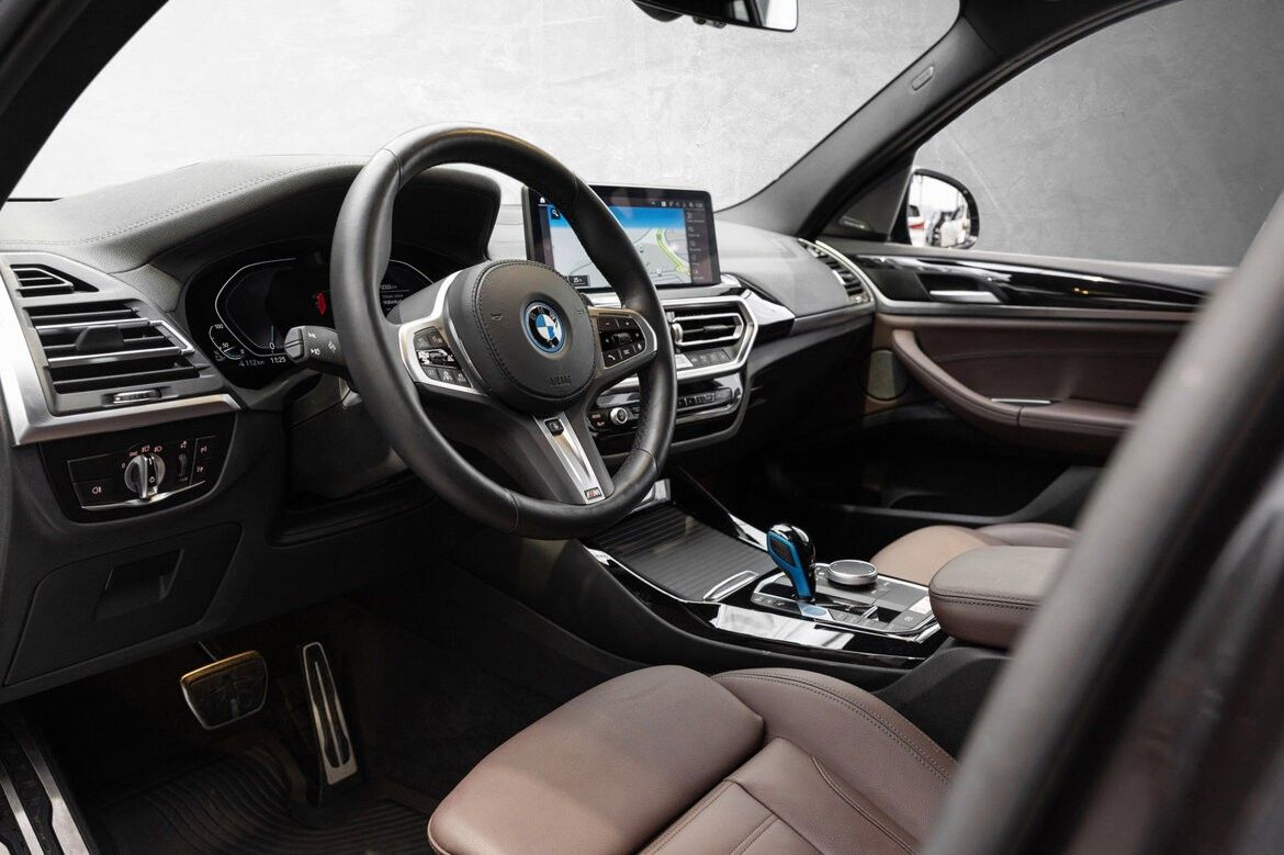 BMW iX3