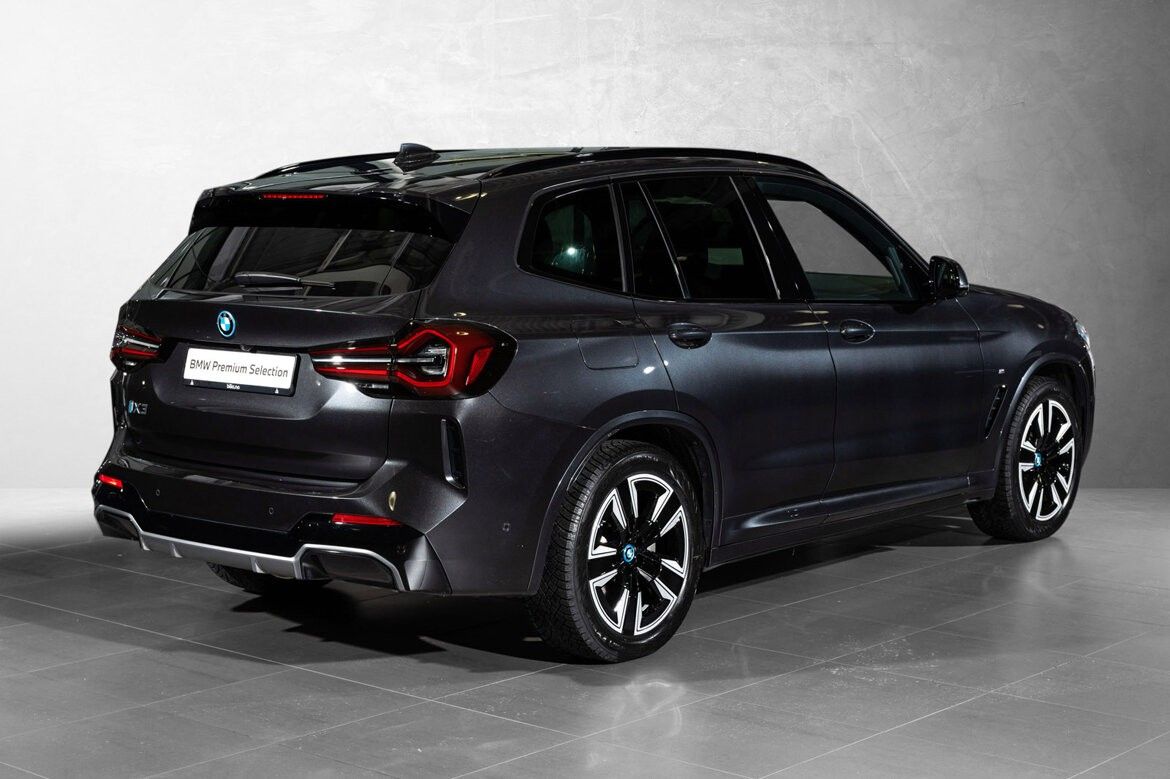 BMW iX3