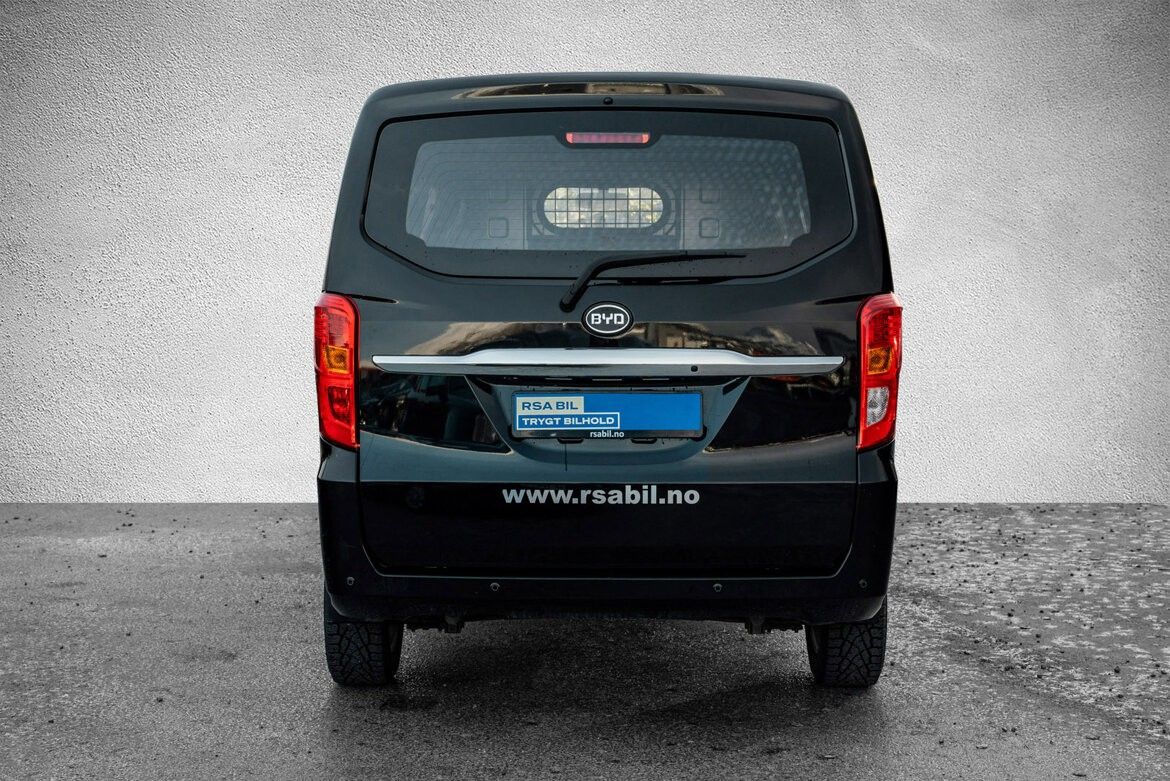 BYD T3
