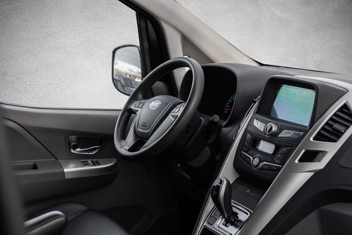 BYD T3