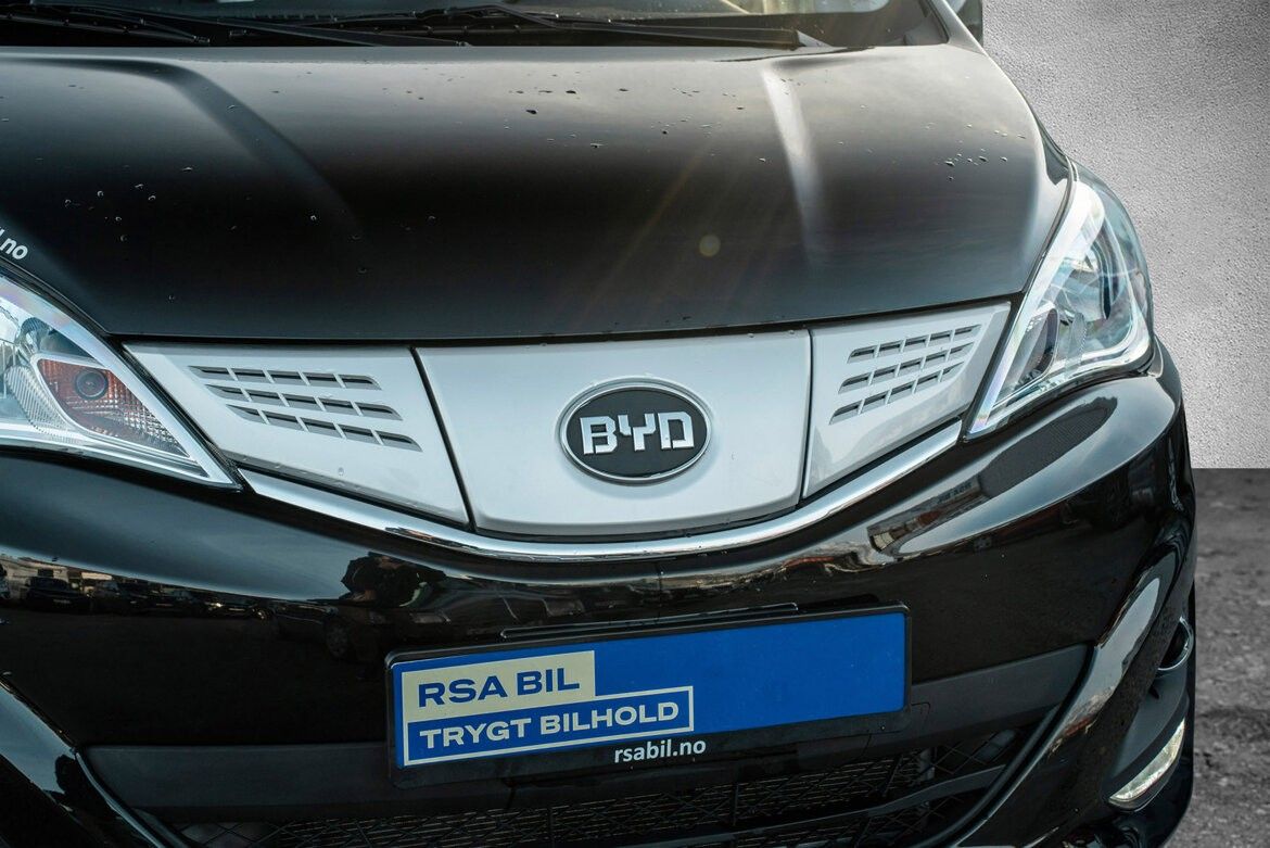 BYD T3