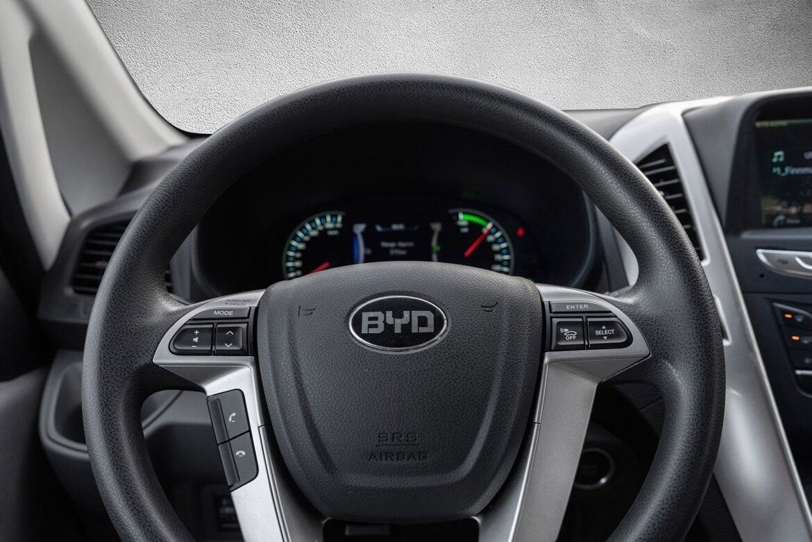BYD T3