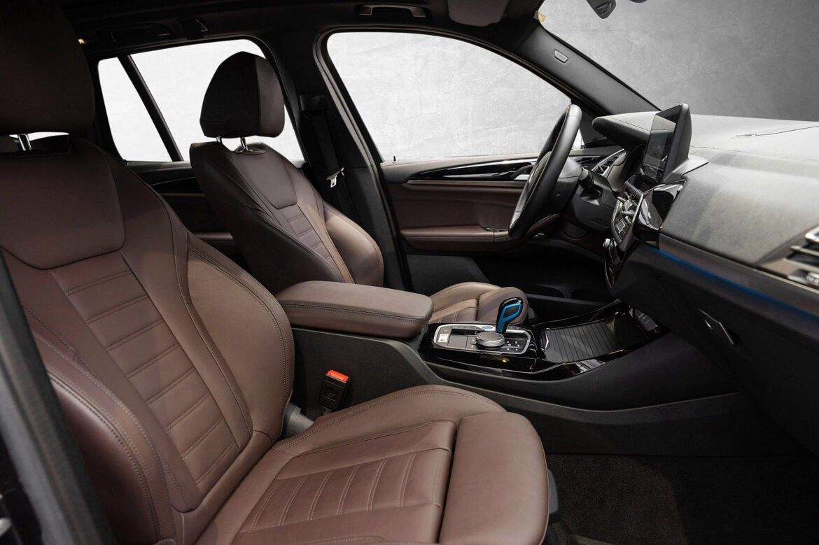 BMW iX3