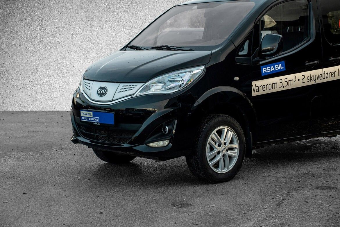 BYD T3
