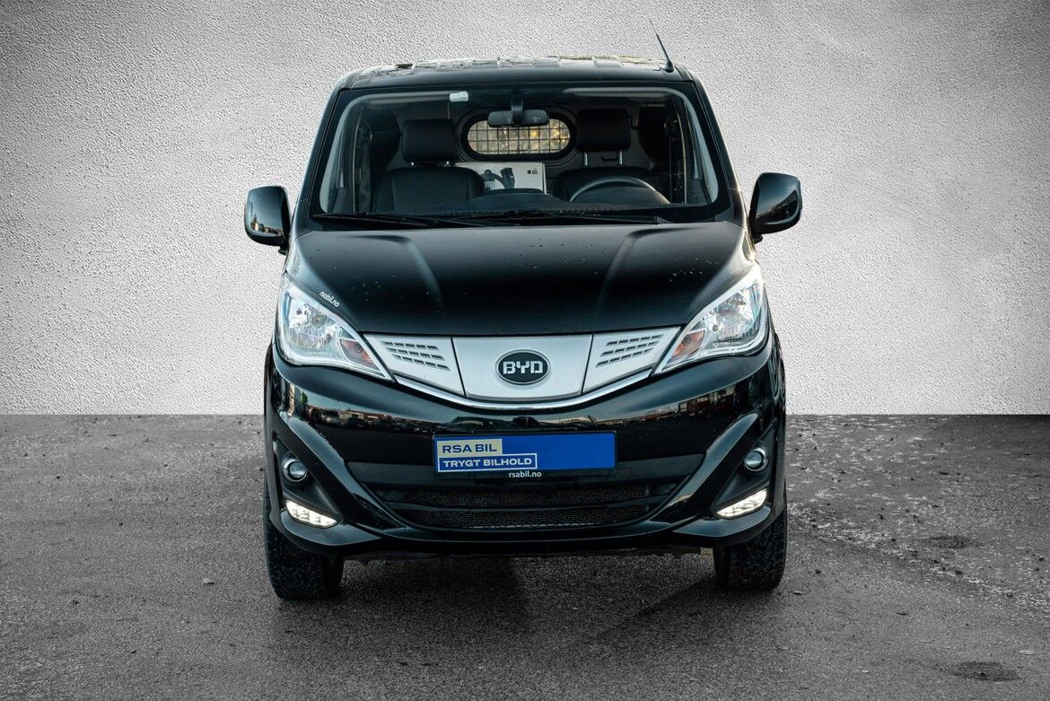 BYD T3