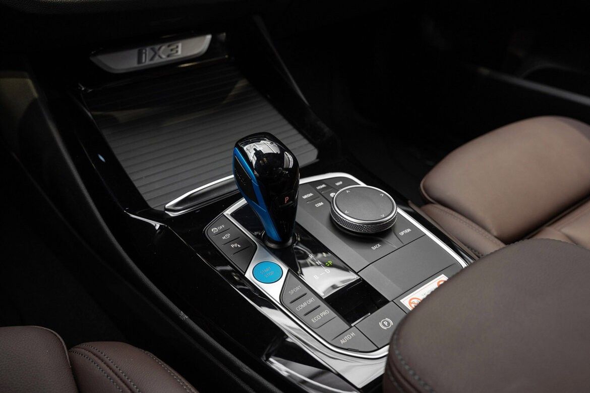 BMW iX3