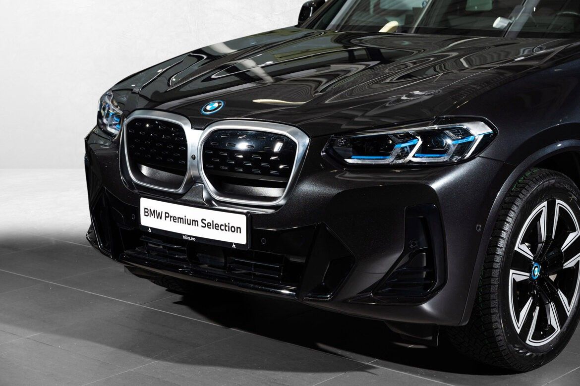 BMW iX3