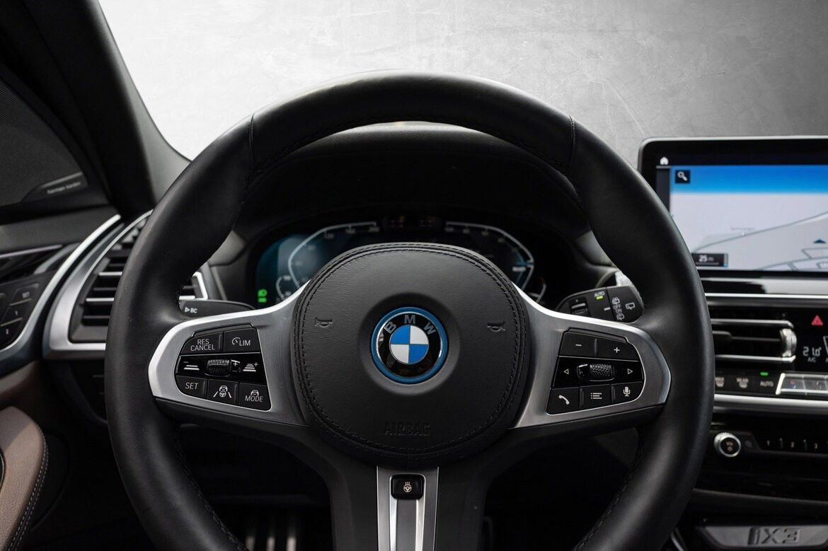 BMW iX3