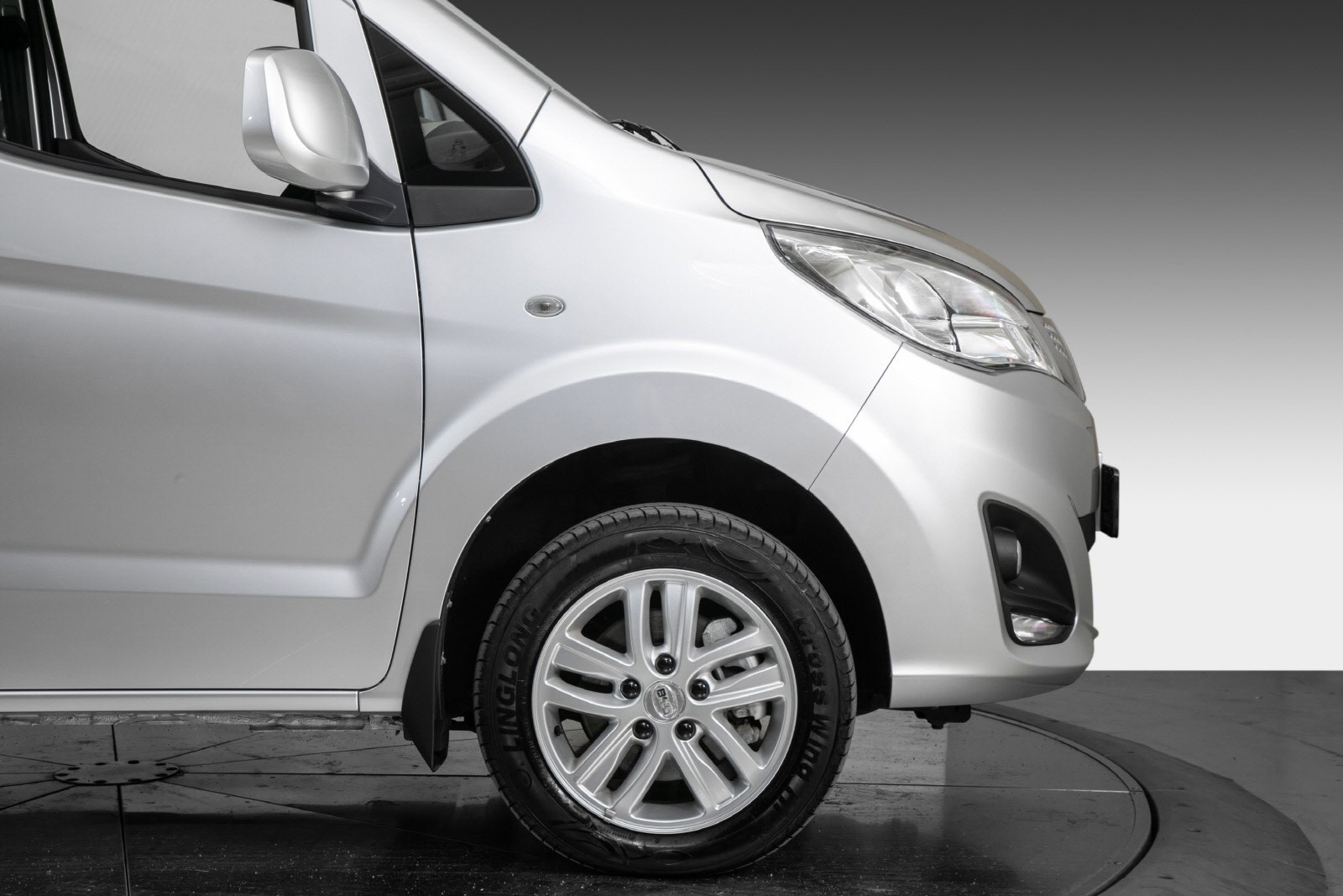 BYD T3