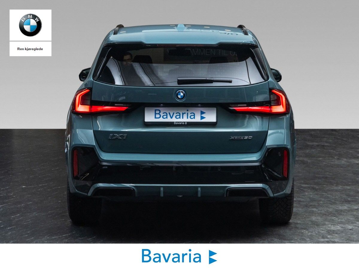 BMW iX1