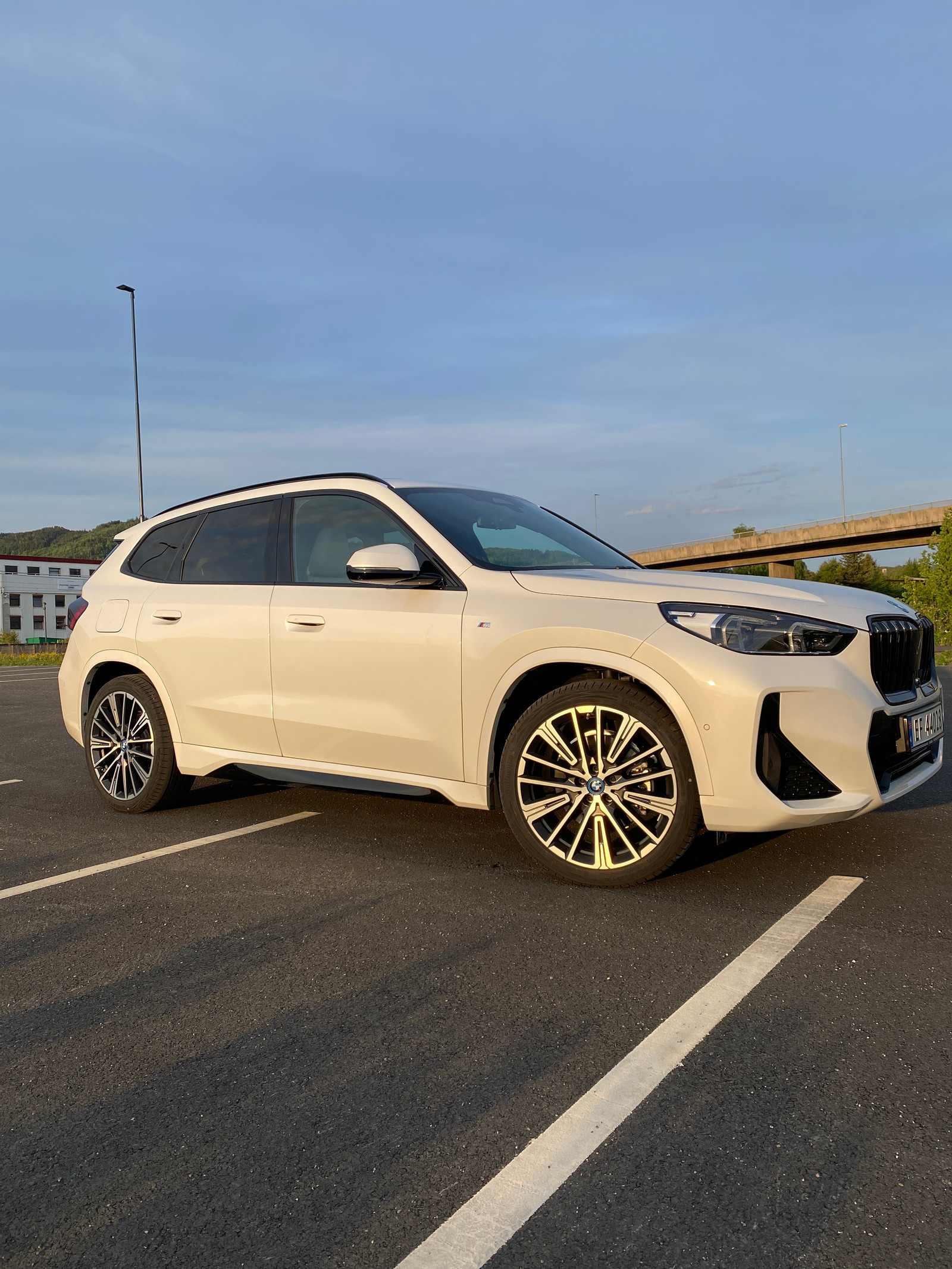 BMW iX1