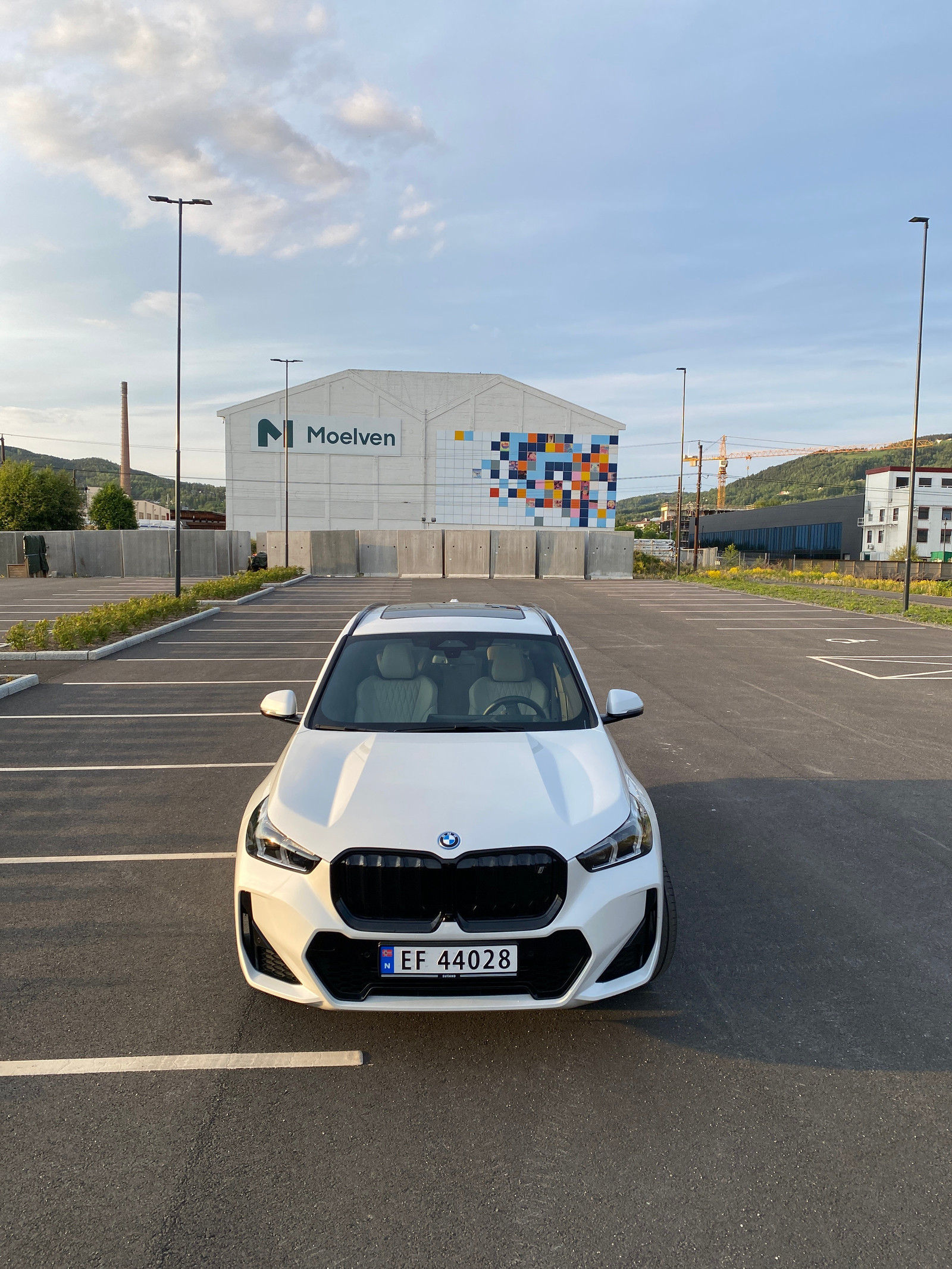 BMW iX1