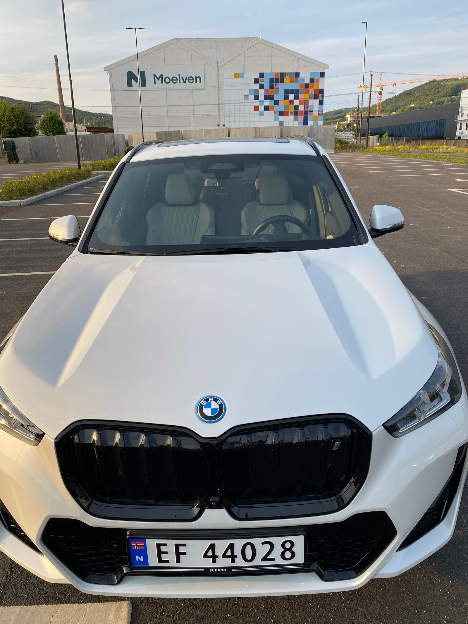 BMW iX1