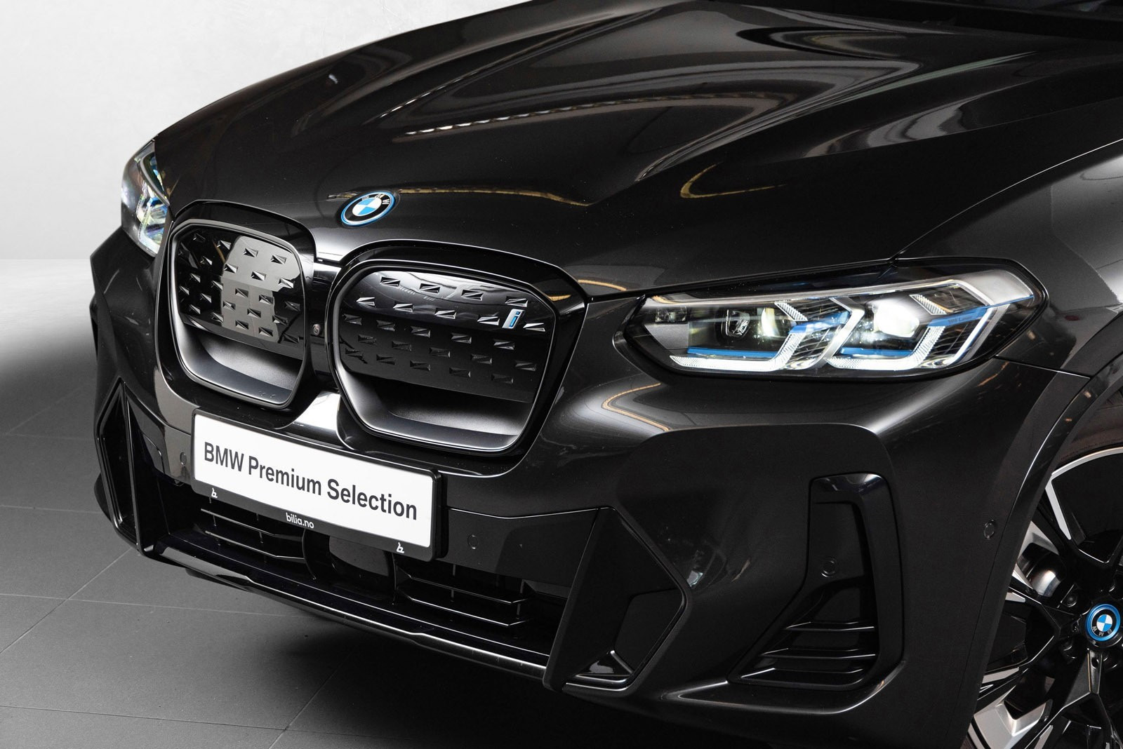 BMW iX3