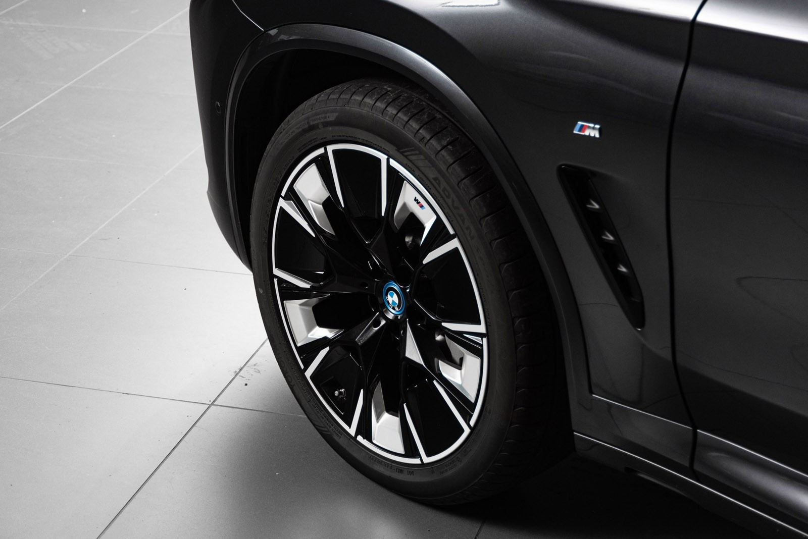 BMW iX3