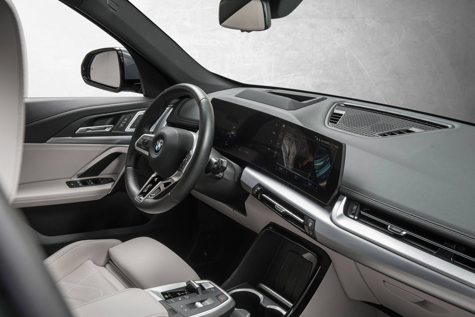 BMW iX1