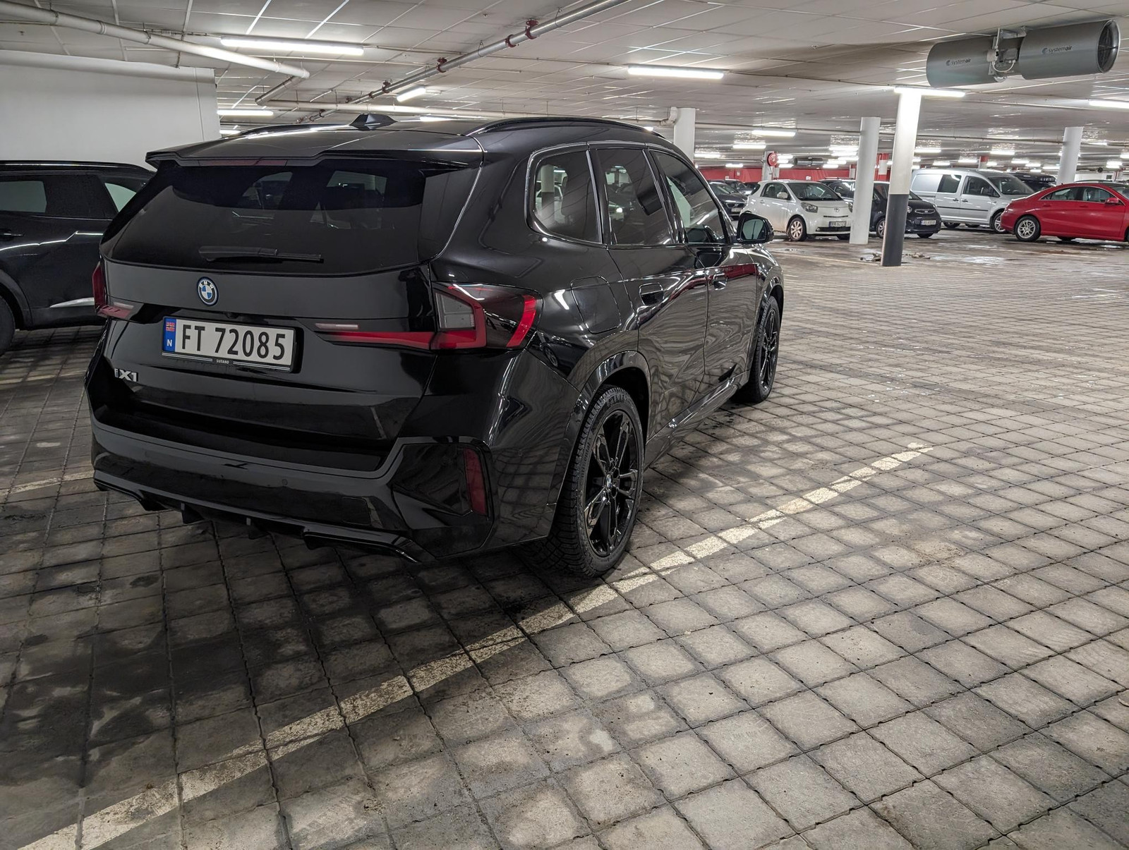 BMW iX1