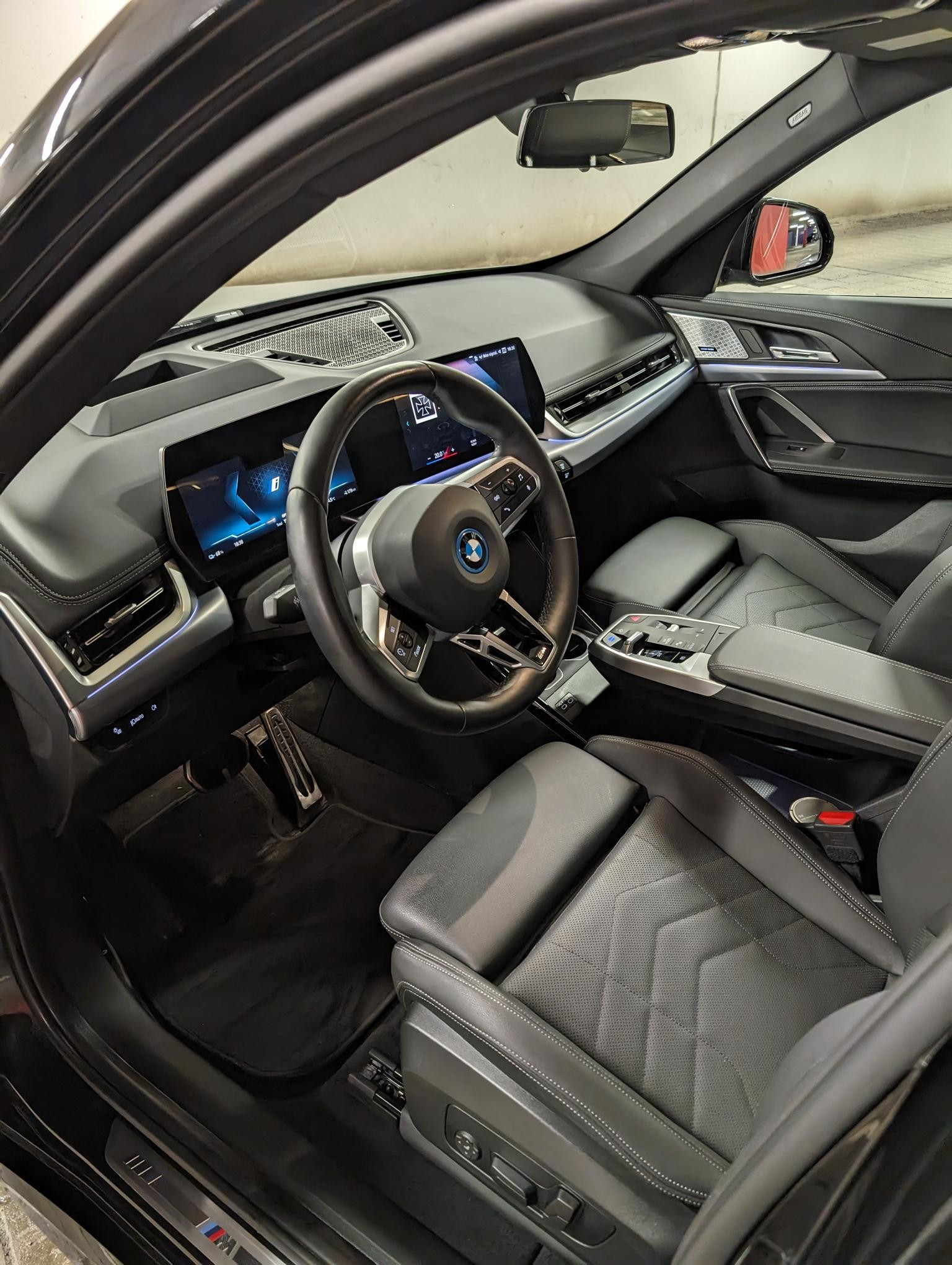 BMW iX1