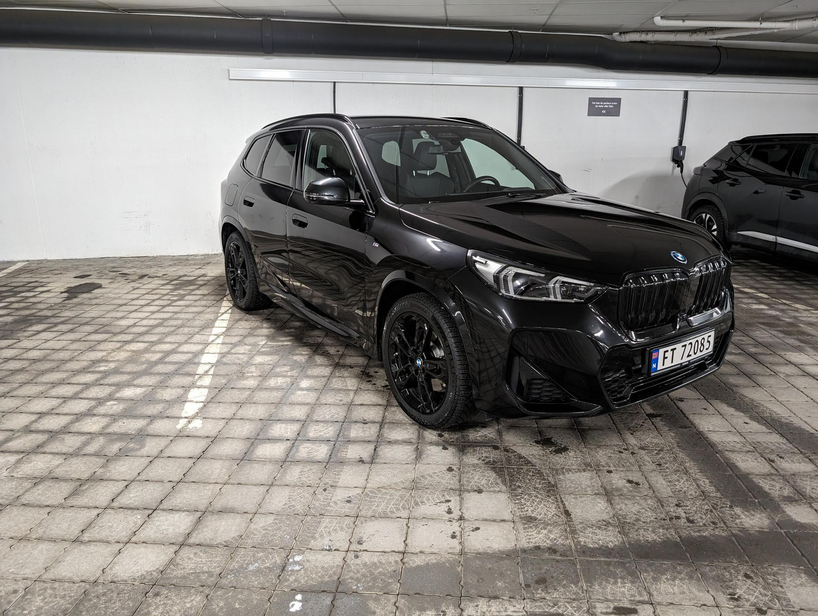 BMW iX1
