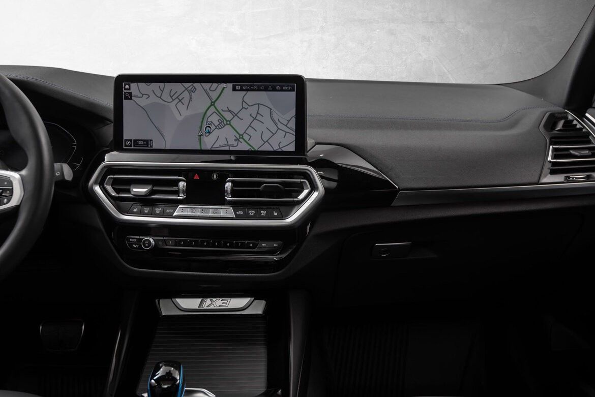 BMW iX3