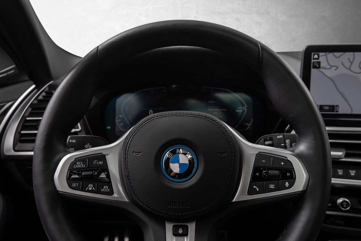 BMW iX3