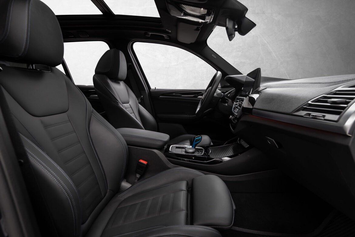 BMW iX3