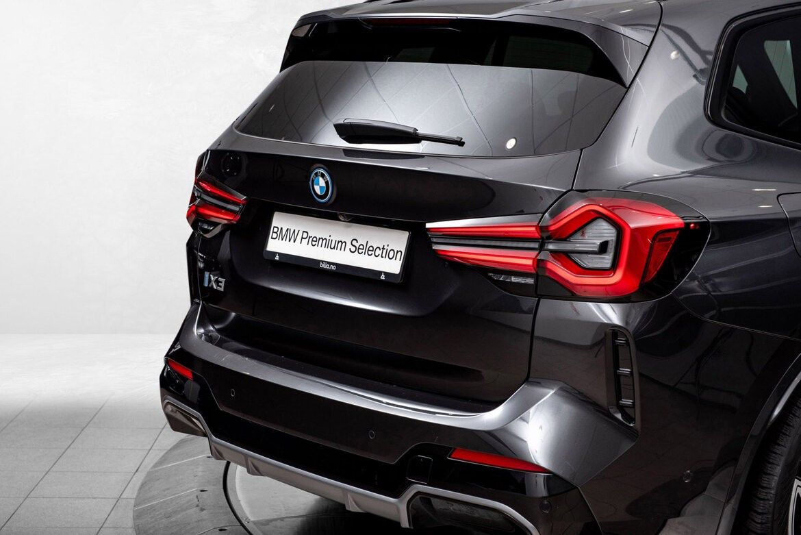 BMW iX3