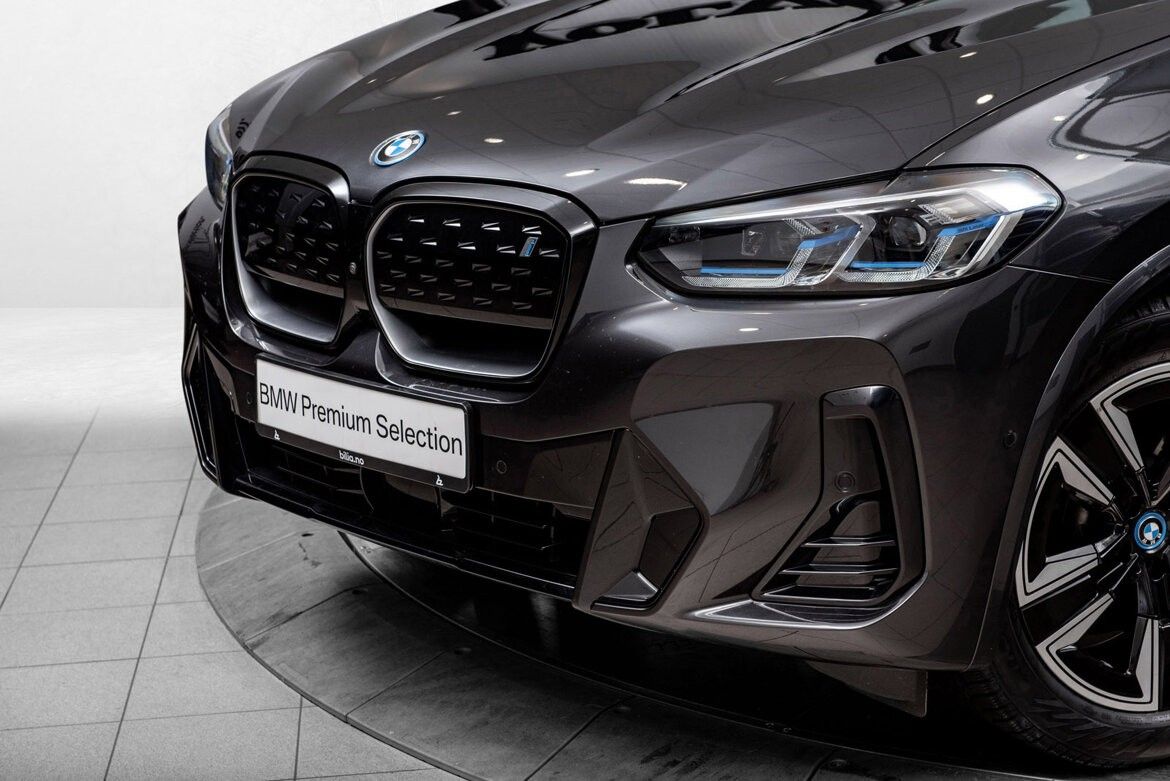 BMW iX3