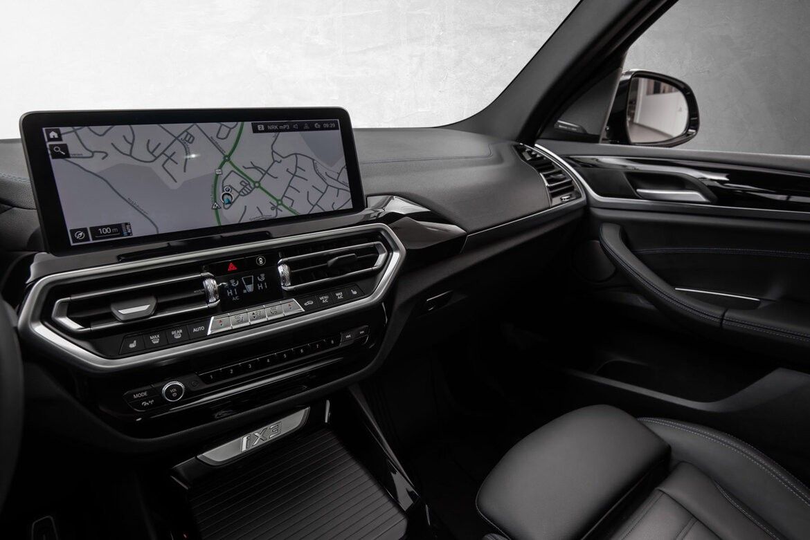 BMW iX3