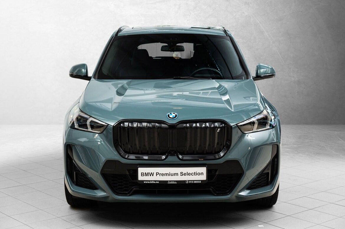 BMW iX1